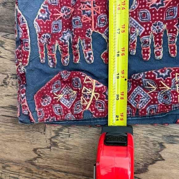 Elephant Patterned Embroidered Vest - Picture 8 of 8